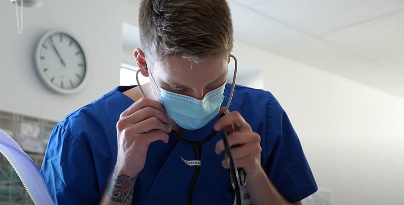 AK-Pflegefilm auf YouTube ansehen (öffnet neuen Tab)