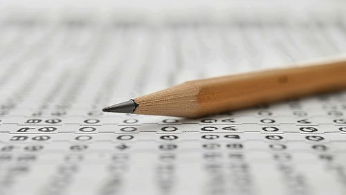 Link zur Seite: Externenprüfung: Praxiswissen offiziell anerkennen lassen